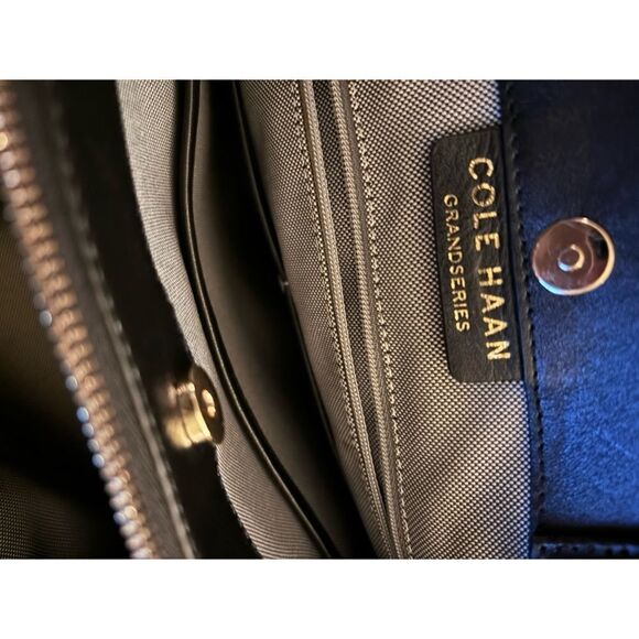 Cole Haan Grand Ambition Bucket Bag,  in Black Leather / Excellent - Picture 7 of 7